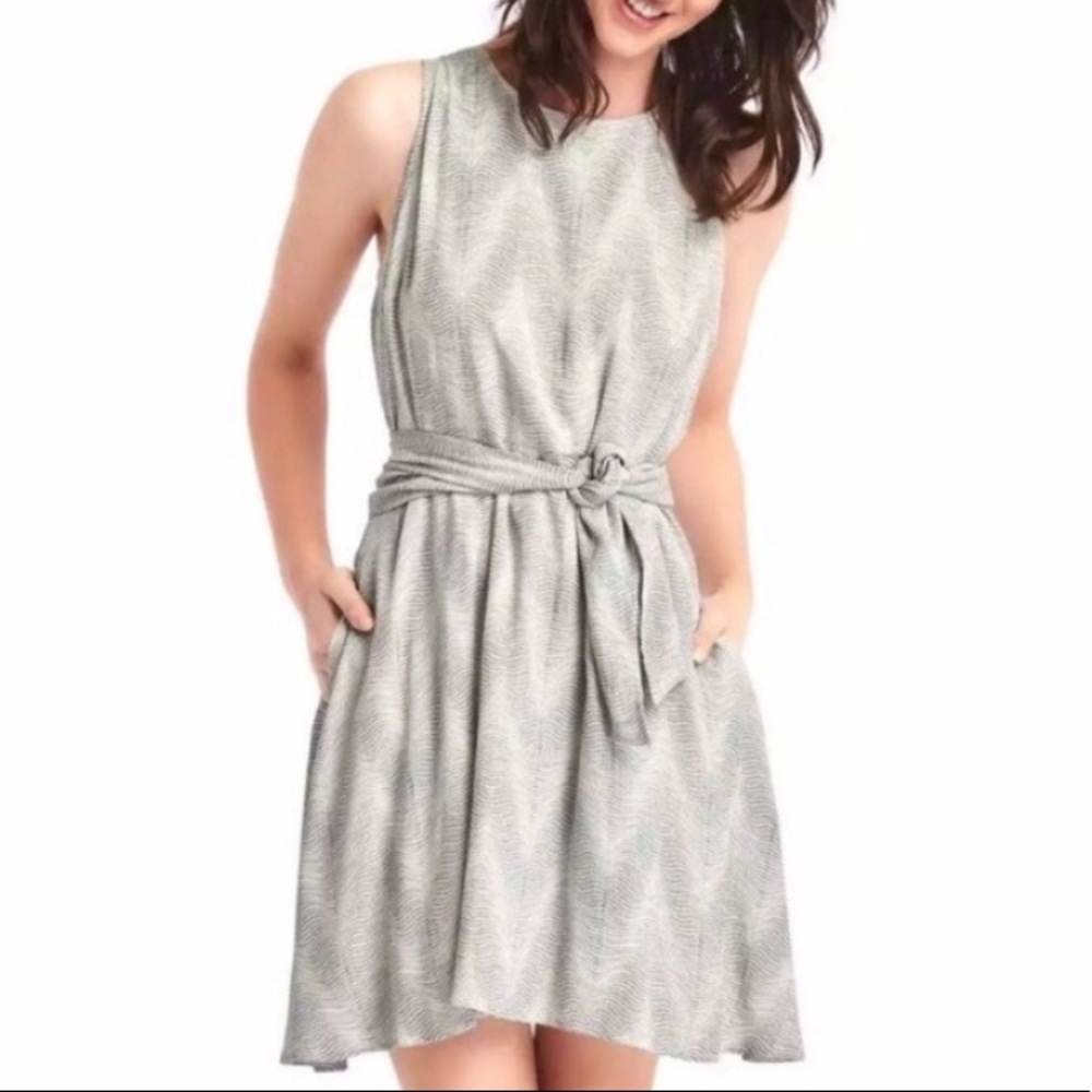 Gap Tie Waist Chevron Dress